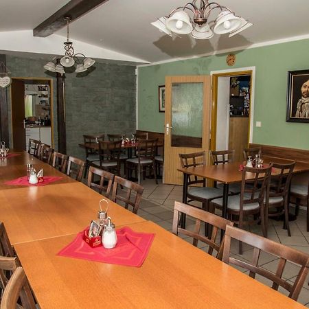 Hotel U Lip Trojanovice Frenstat pod Radhostem Exterior foto