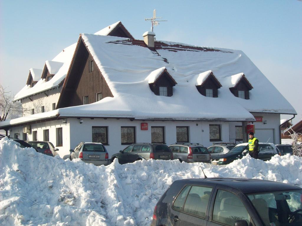 Hotel U Lip Trojanovice Frenstat pod Radhostem Exterior foto