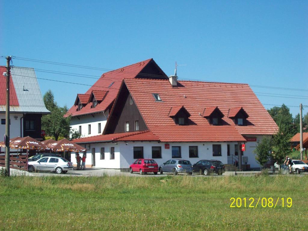 Hotel U Lip Trojanovice Frenstat pod Radhostem Exterior foto
