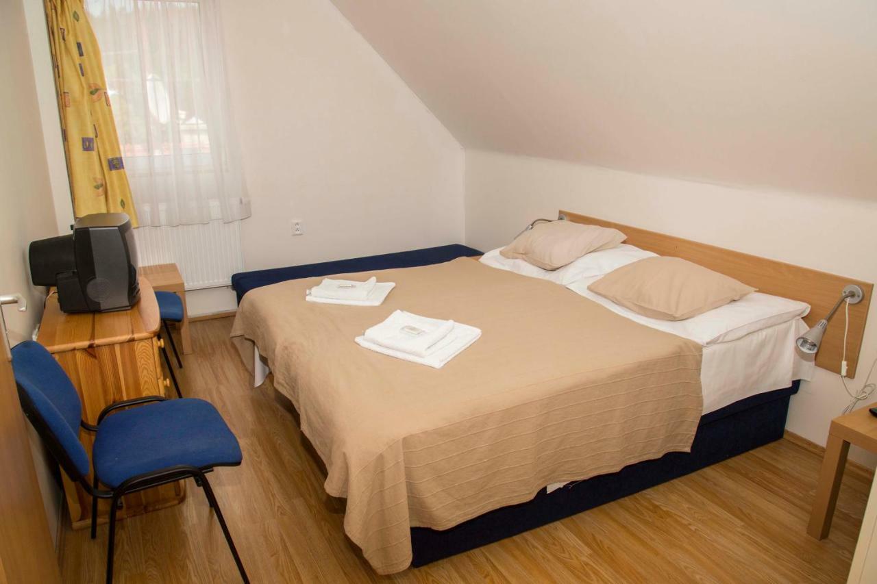 Hotel U Lip Trojanovice Frenstat pod Radhostem Exterior foto